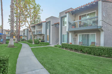 La Veta Grand Apartments - Orange, CA