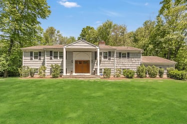 100 Indian Hill Rd - Stamford, CT