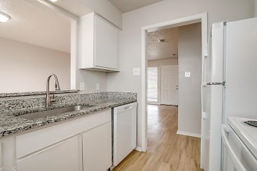 328 W Mustang St unit 328 - Crowley, TX