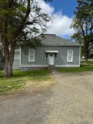 203 5th St - Moro, OR