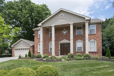 15900 Eagles Landing Ct - Chesterfield, MO