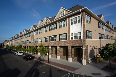 Fairfield Metro At Farmingdale Village Apartments - undefined, undefined
