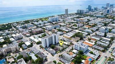7821 Carlyle Ave #4 - Miami Beach, FL