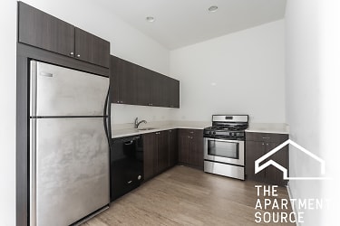 4730 N Kimball Ave unit 412 - Chicago, IL
