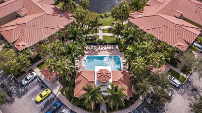 4890 Bonsai Cir #208 - Palm Beach Gardens, FL