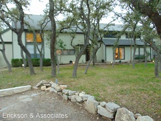 52 Casa Verde St - Lakeway, TX