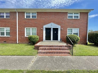 1946 King George Dr - Fayetteville, NC