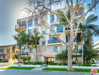 121 Canon Dr #402 - Beverly Hills, CA