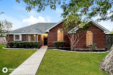 1320 Greenfield Drive - Mesquite, TX