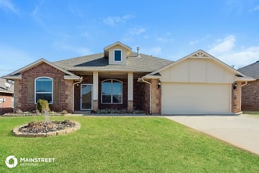 2400 Turtlewood River Road - Midwest City, OK