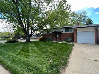 6803 Balsam St - Arvada, CO