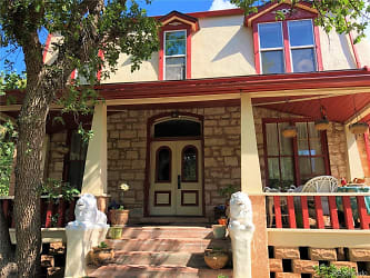 535 Canon Ave - Manitou Springs, CO