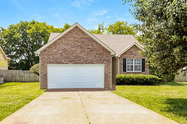 3019 Candlelite Dr - Spring Hill, TN