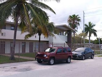 18200 NW 20th Ave unit 22 - Miami Gardens, FL