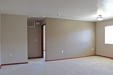 Willow Creek Townhomes And Apartments - Sioux Falls, SD