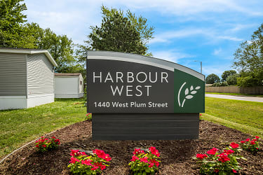 Harbour West Apartments - Lincoln, NE