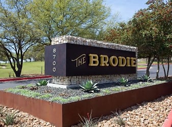 8701 Brodie Ln - Austin, TX