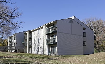 Oakmont Apartments - Coon Rapids, MN