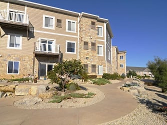 Woodsview Apartments - Janesville, WI