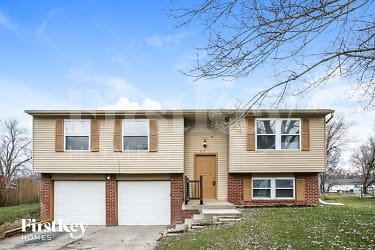 9012 Panorama Ct - Indianapolis, IN