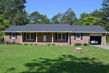 204 McNeil Rd - Southern Pines, NC