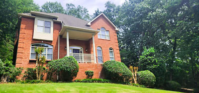 1408 Woodway Dr - Ooltewah, TN