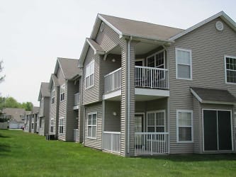 Country Place Apartments - Colchester, CT