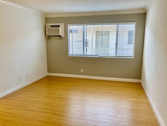 12756 Caswell Apartments - Los Angeles, CA