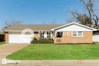 216 Revere Drive - Fort Worth, TX