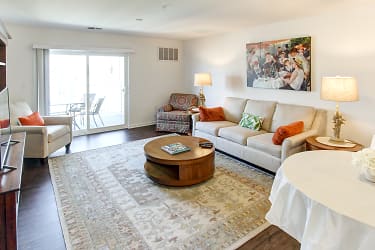 55+ Pinnacle Living At Forts Ferry Apartments - Latham, NY