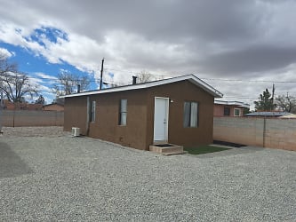 812 San Andres Ave NW unit B - Albuquerque, NM