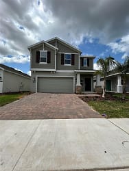 2863 Armstrong Ave - Clermont, FL