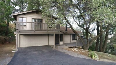 1367 Discovery Ln - Placerville, CA
