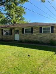12920 Fountain Ct - Strongsville, OH