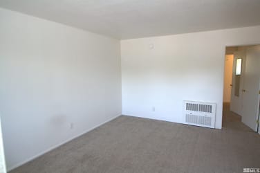 510 Country Village Dr #12 - Carson City, NV