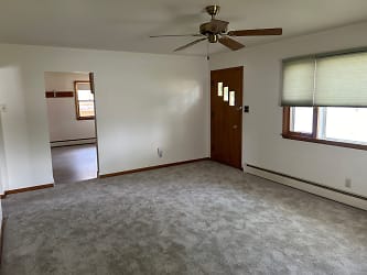 1603 16th Ave Ct - Greeley, CO