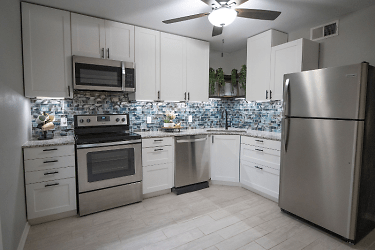 114 Scofield Ave unit 109 - undefined, undefined