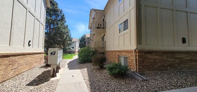 1024 E Swallow Rd - Fort Collins, CO