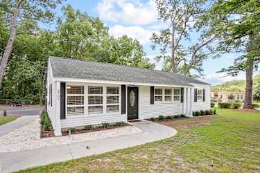 2702 Jones Ave - Beaufort, SC