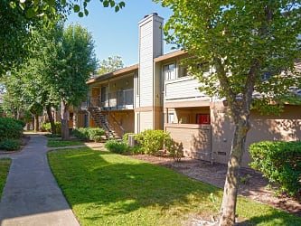Heritage Oaks Apartments - Carmichael, CA