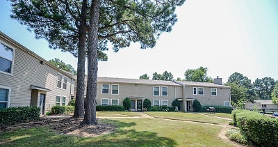 Legacy On Lynnfield Apartments - Memphis, TN