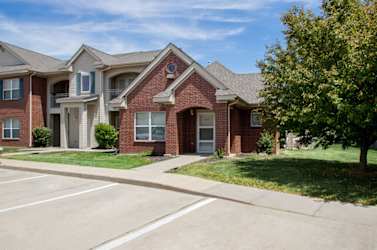 The Ave At Johnston Commons Apartments - Johnston, IA