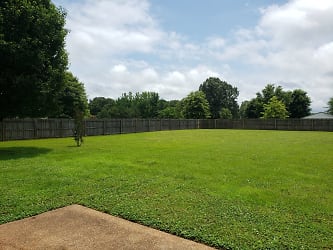 18 Long Meadow Dr - Jackson, TN