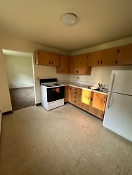 2017 5th St NW unit 4 - Minot, ND