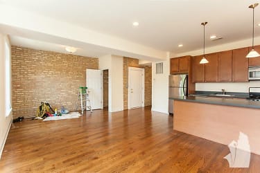 2834 N Albany Ave unit 2834-G - Chicago, IL