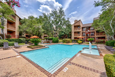 Oak Springs Apartments - San Antonio, TX