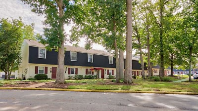 Stratford Hills Apartment And Townhomes - Richmond, VA