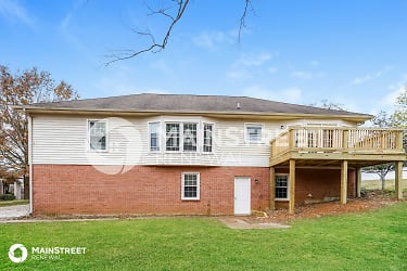 1011 Coulsons Ct - Hendersonville, TN