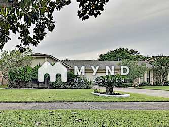 3102 Shawnee Drive - Sugar Land, TX