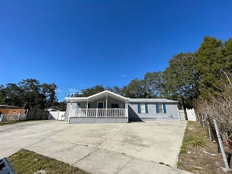 5701 Middlesex Dr - Tampa, FL